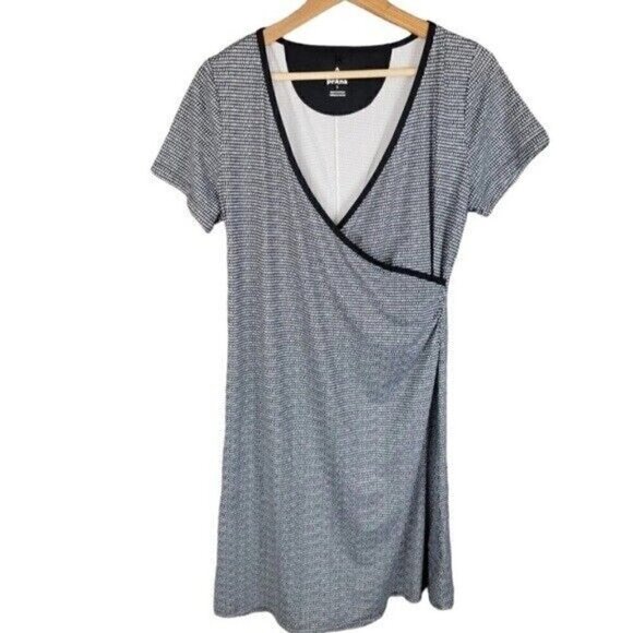 prAna Faux Wrap Dress Size Small Black White Short Sleeve Hidden Pocket Stretch - Picture 1 of 10
